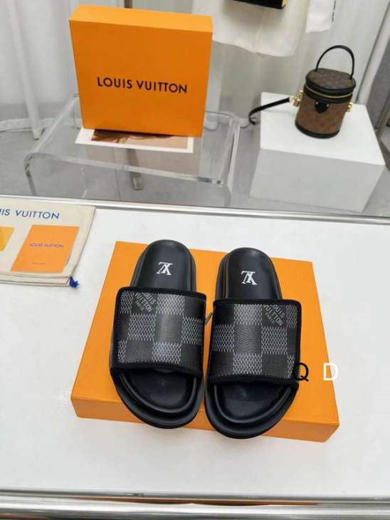 Picture of Louis Vuitton Slippers _SKULVcoloursz38-45ZX0120372